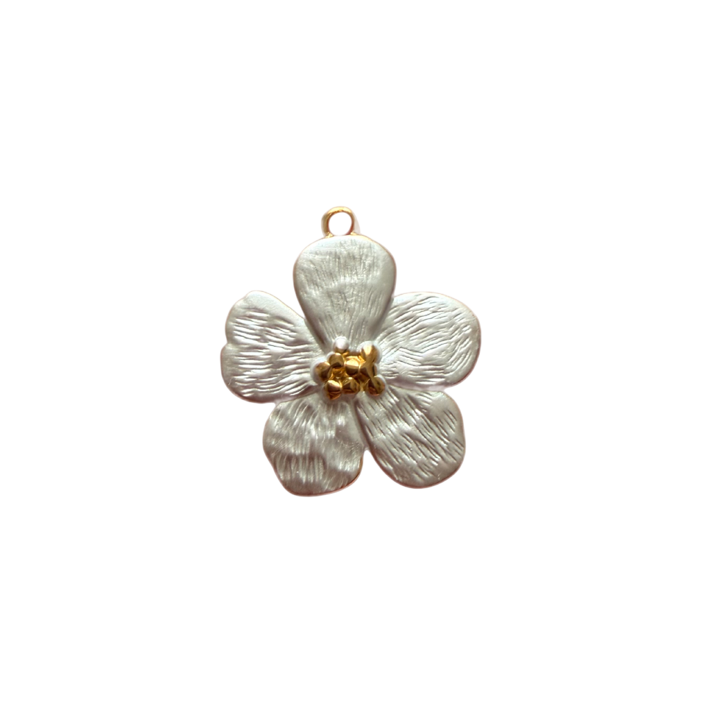 Fleur blanche nacrée